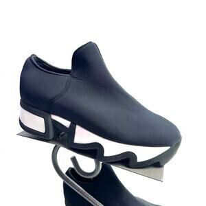 iRi NYC Wes Black & White Low Top Slip On Sneakers Shoes Size EUR 37/ US 6.5